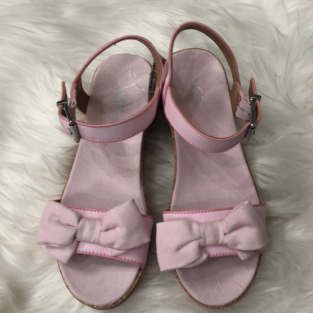 Girls ugg sandals